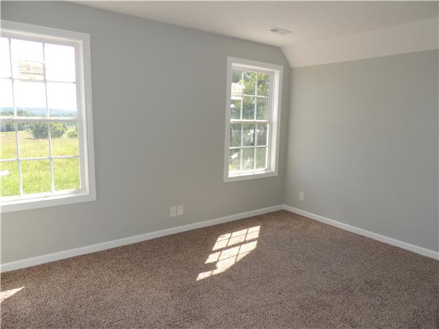 1174 Old Mack Road Clarksville, TN 37040 - Photo 7 of 19 Gallery Image 7