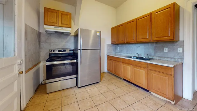 $899,000 | 134 Vista Place, Mount Vernon, NY 10550