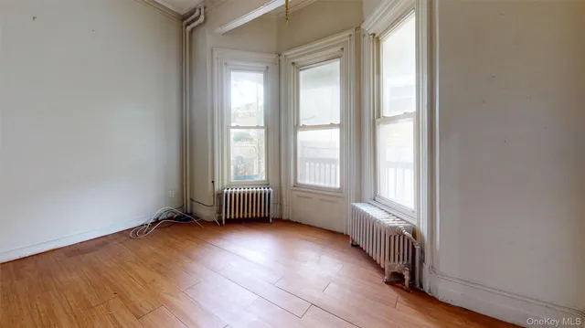 $899,000 | 134 Vista Place, Mount Vernon, NY 10550