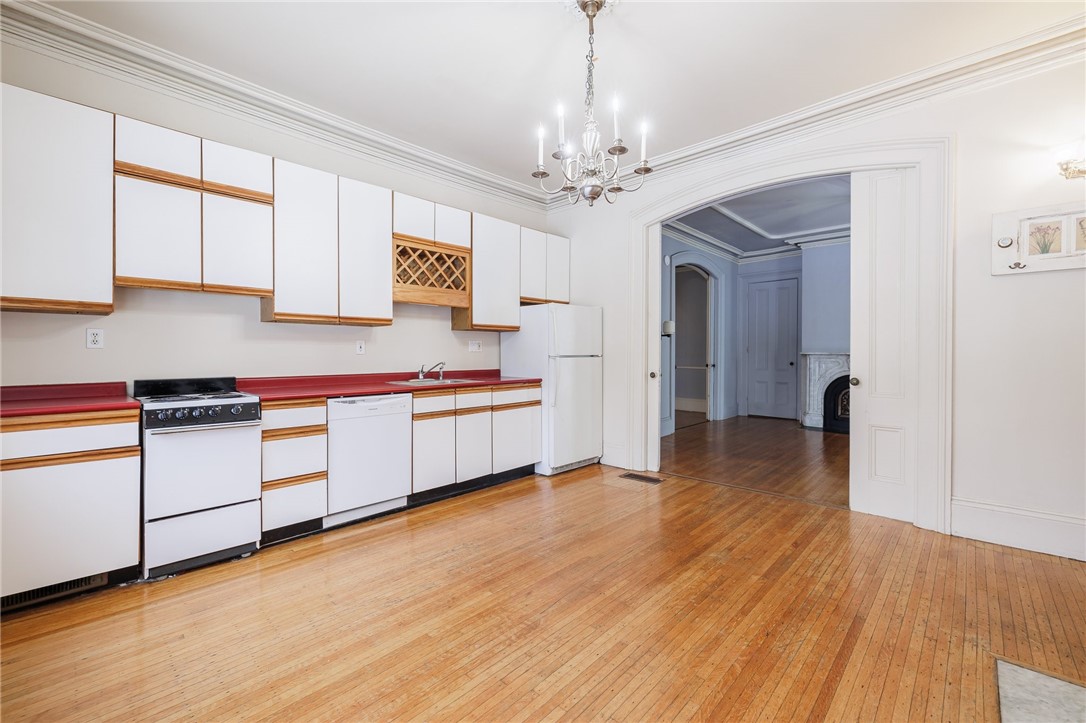 18 Vick Park B Rochester, NY 14607 - Photo 11 of 15