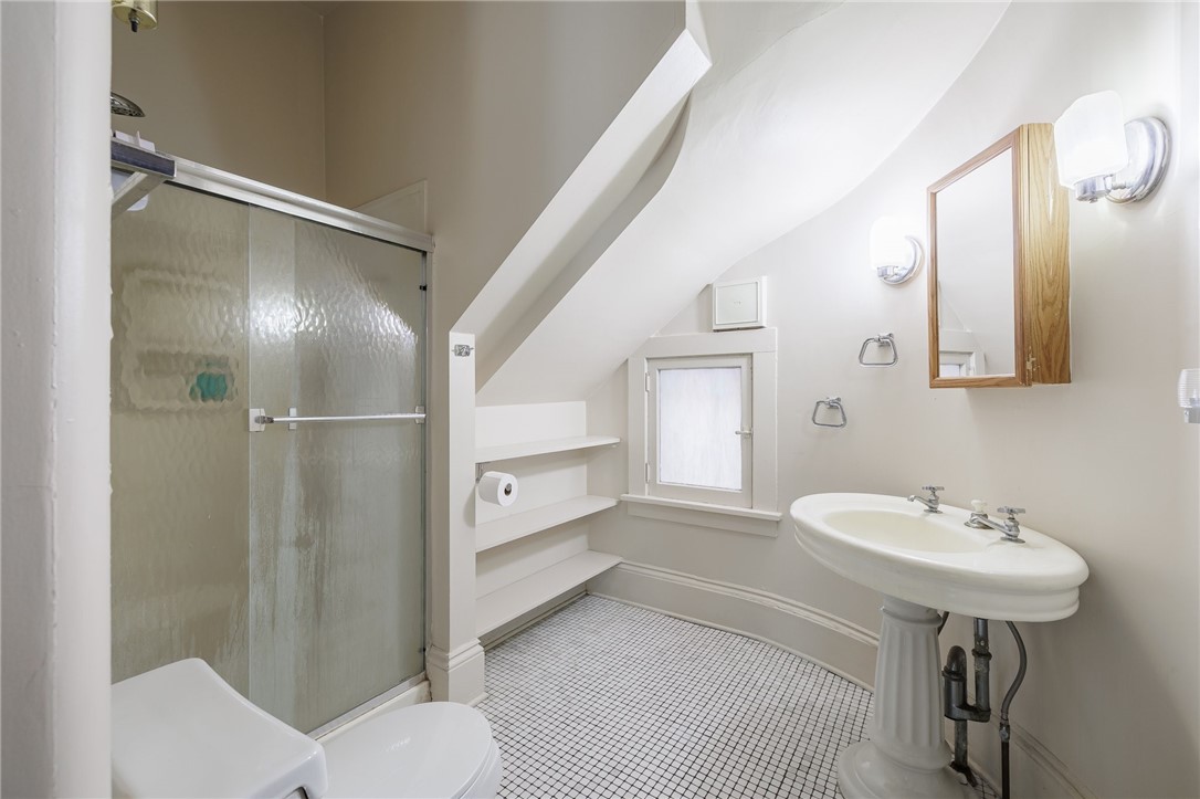 18 Vick Park B Rochester, NY 14607 - Photo 4 of 15