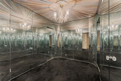 $1,185,000 | 5500 Collins Avenue, Unit 304, Miami Beach, FL 33140