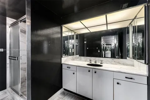 $1,185,000 | 5500 Collins Avenue, Unit 304, Miami Beach, FL 33140