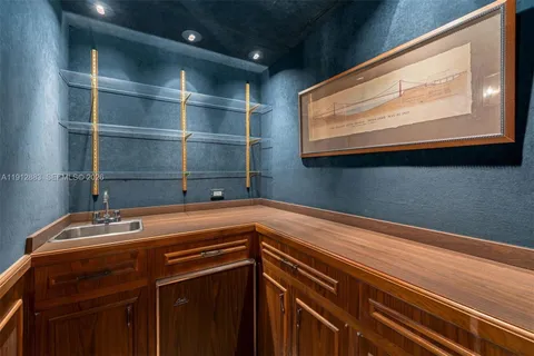 $1,135,000 | 5500 Collins Avenue, Unit 304, Miami Beach, FL 33140