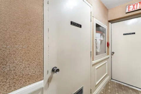 $1,135,000 | 5500 Collins Avenue, Unit 304, Miami Beach, FL 33140