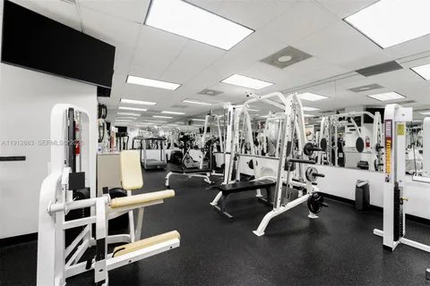 $1,135,000 | 5500 Collins Avenue, Unit 304, Miami Beach, FL 33140