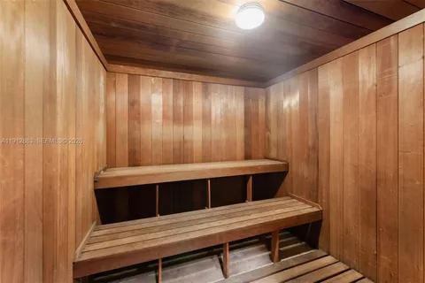 $1,135,000 | 5500 Collins Avenue, Unit 304, Miami Beach, FL 33140