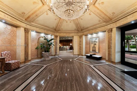 $1,135,000 | 5500 Collins Avenue, Unit 304, Miami Beach, FL 33140