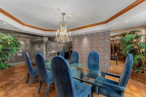 $1,135,000 | 5500 Collins Avenue, Unit 304, Miami Beach, FL 33140