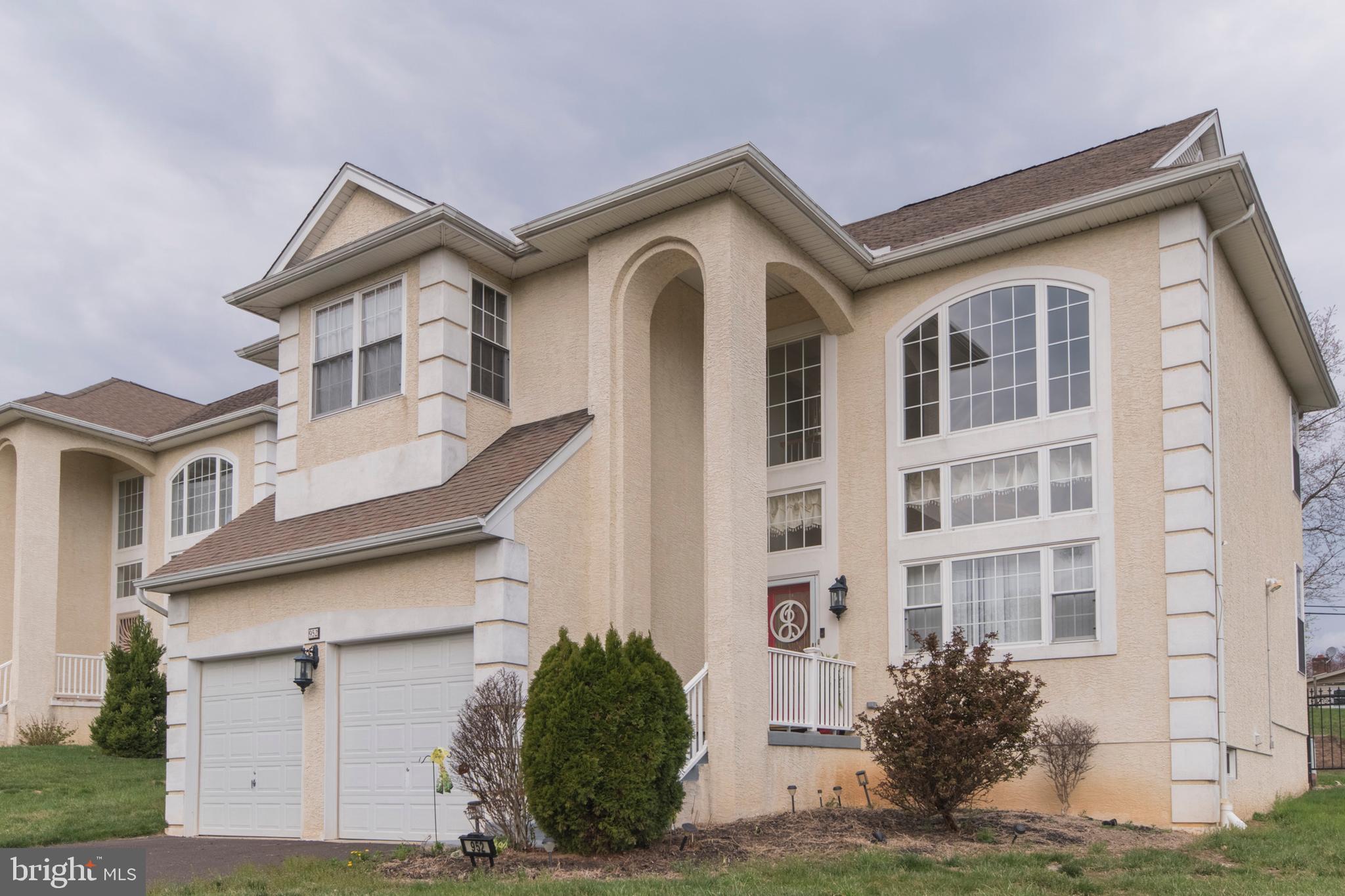 952 Old Ford Road Huntingdon Valley, PA 19006 - Photo 1 of 38