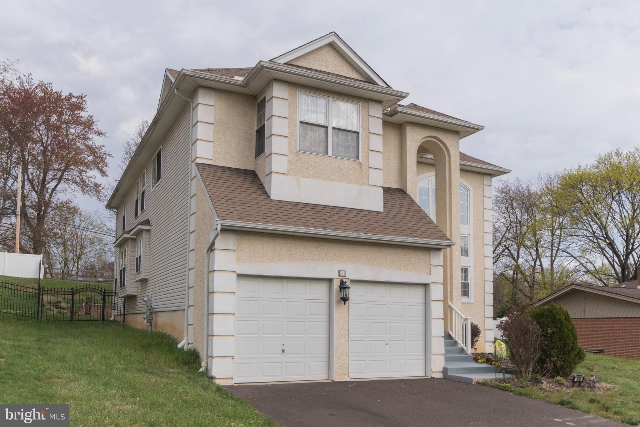 952 Old Ford Road Huntingdon Valley, PA 19006 - Photo 3 of 38