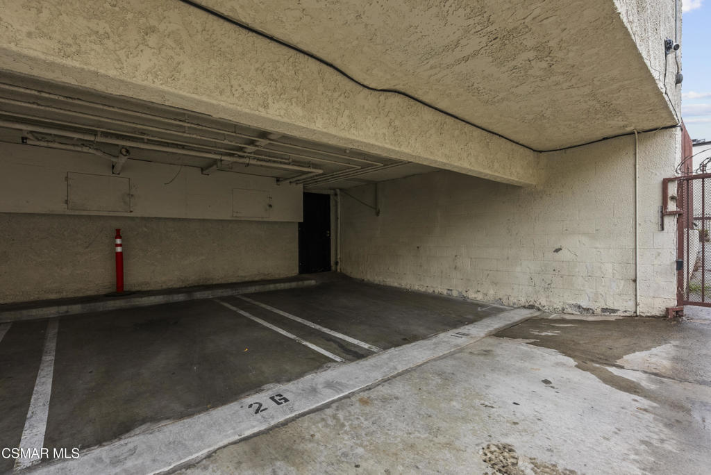 8800 Cedros Avenue, Unit 204 Panorama City, CA 91402 - Photo 10 of 11 a view of a garage