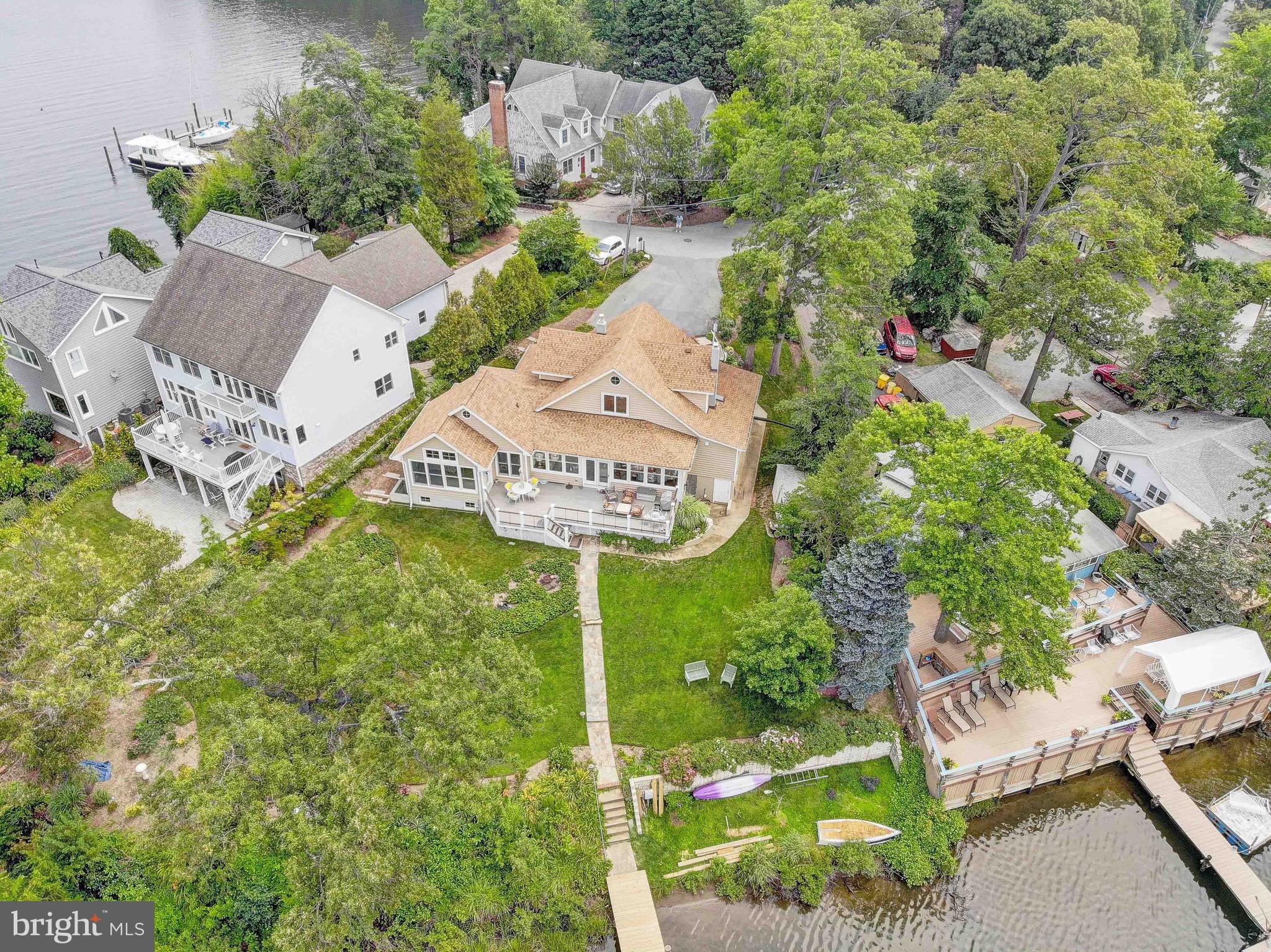 1404 Oak Bluff Road Edgewater, MD 21037 - Photo 25 of 47 Approximately 160' of water frontage