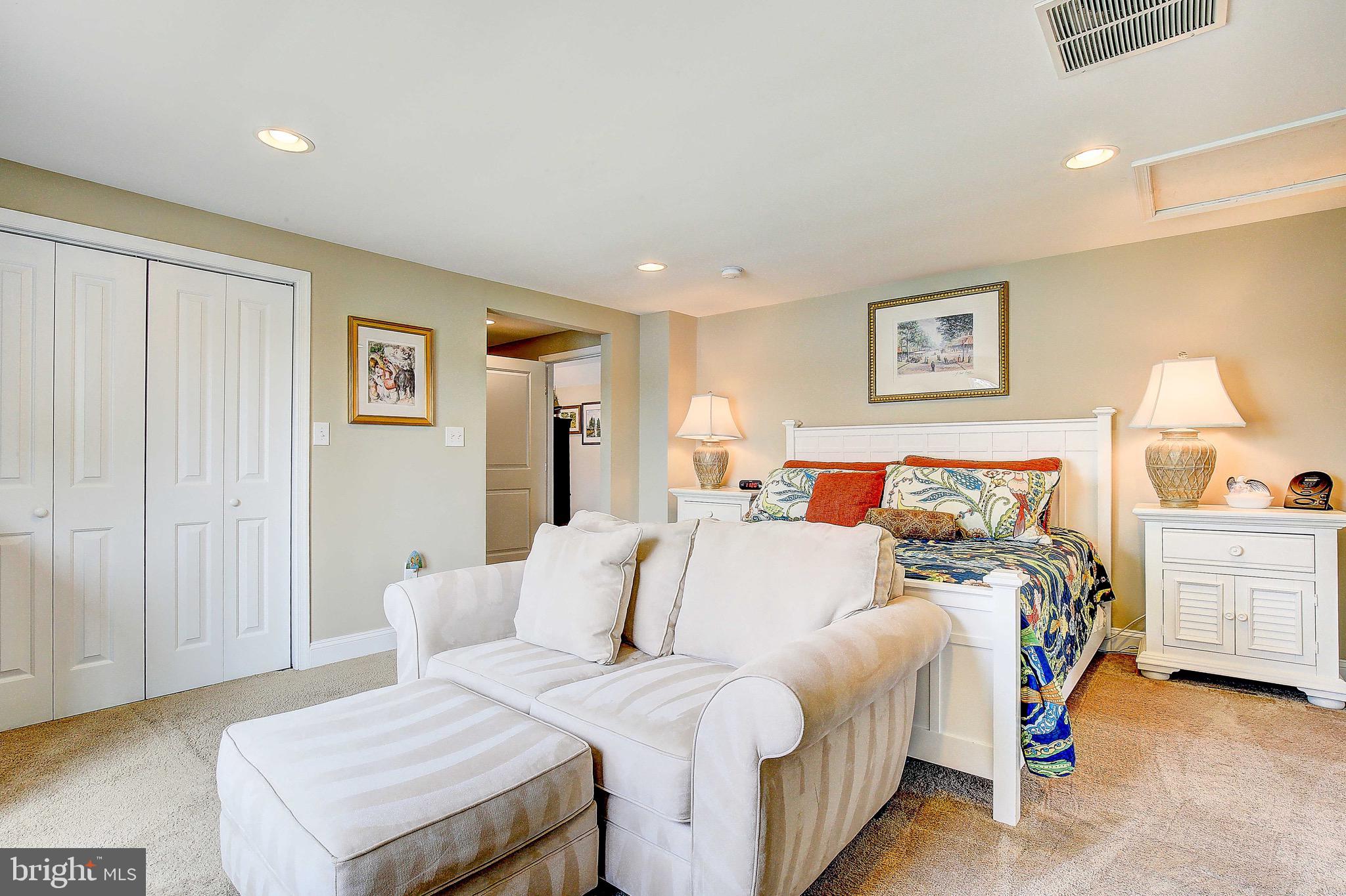 1404 Oak Bluff Road Edgewater, MD 21037 - Photo 28 of 47 Upstairs bedroom