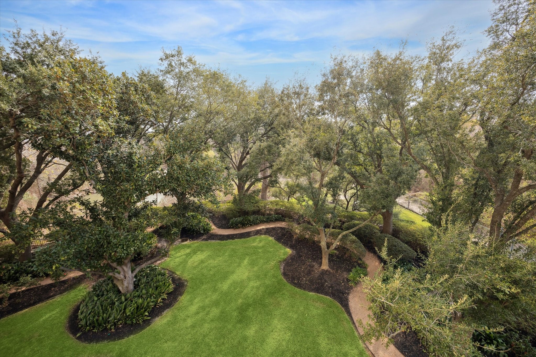 101 Westcott Street, Unit 202 Houston, TX 77007 - Photo 2 of 33 a view of an outdoor space