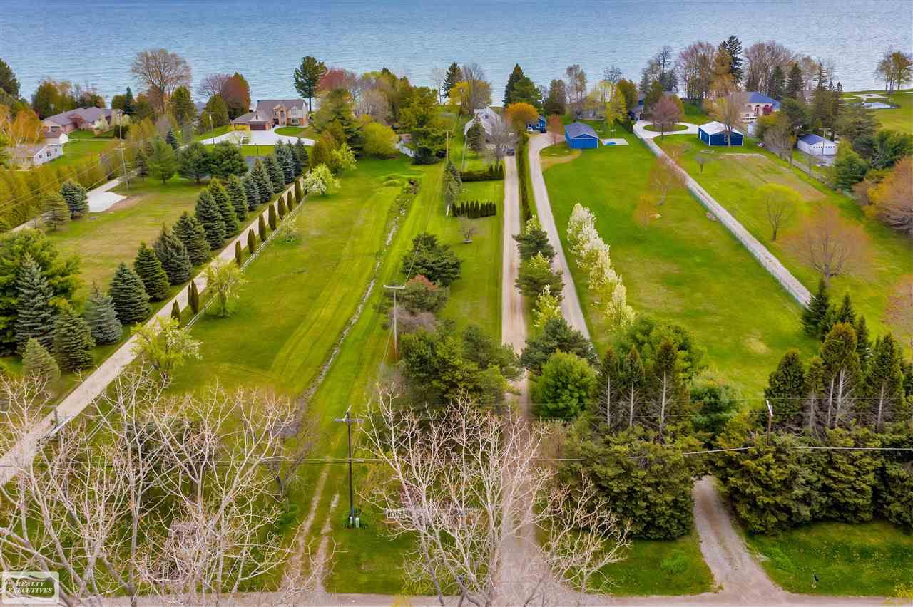 4549 Lakeshore Road Lexington, MI 48450 - Photo 42 of 46 50041034-41.JPG