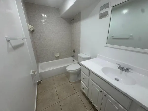 $2,145 | 5525 Southwest 41st Street, Unit 122, Pembroke Park, FL 33023
