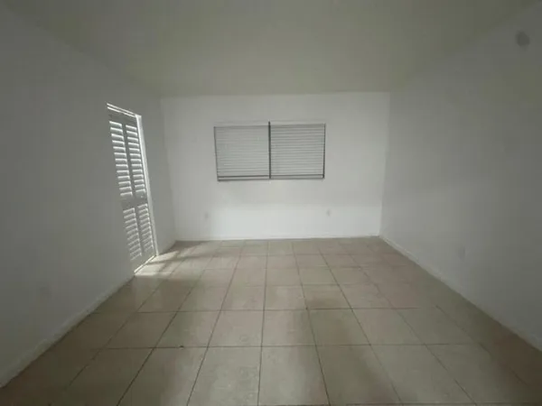 $2,145 | 5525 Southwest 41st Street, Unit 122, Pembroke Park, FL 33023