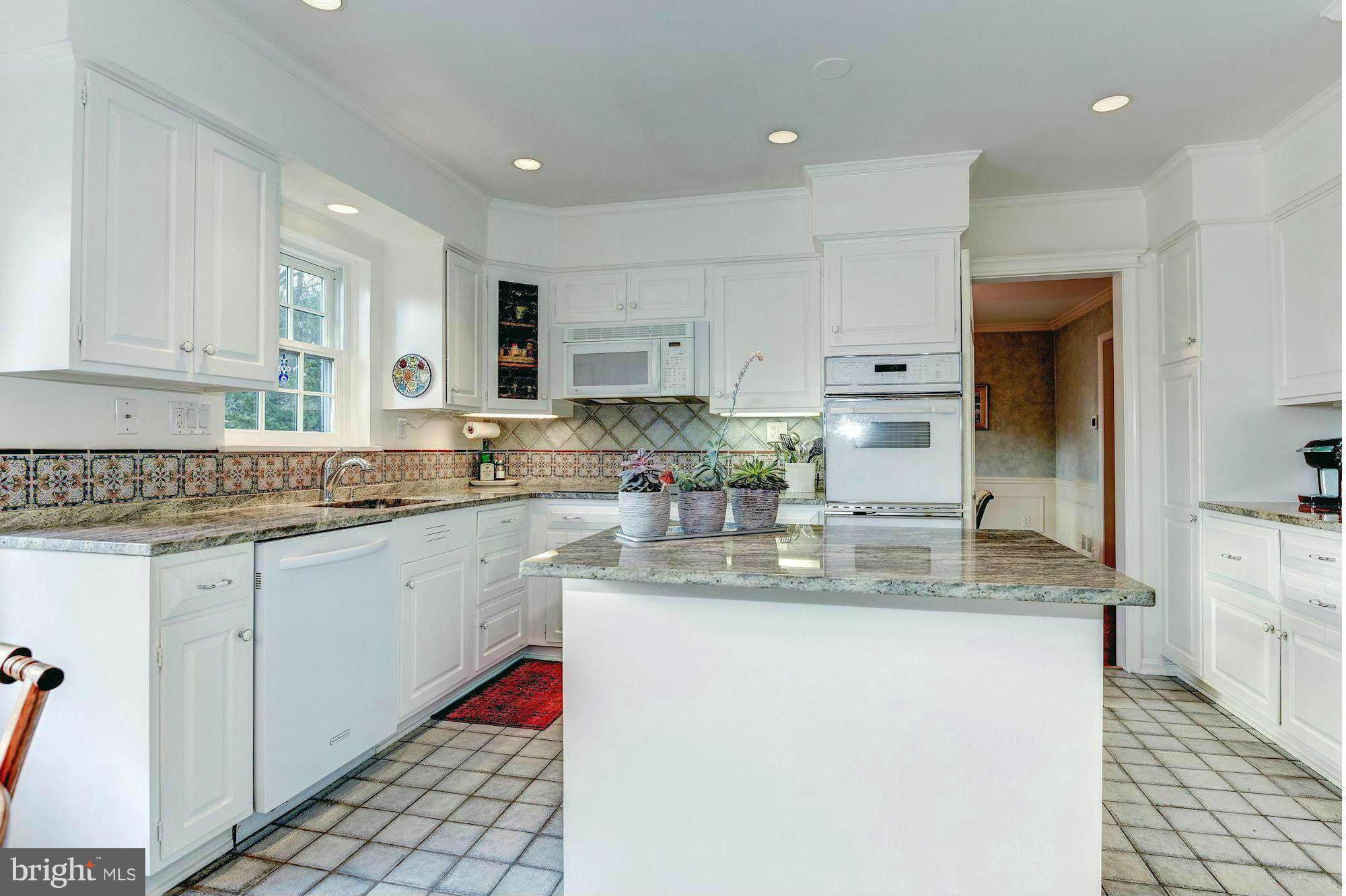 10010 Carter Road Bethesda, MD 20817 - Photo 11 of 30 Kitchen