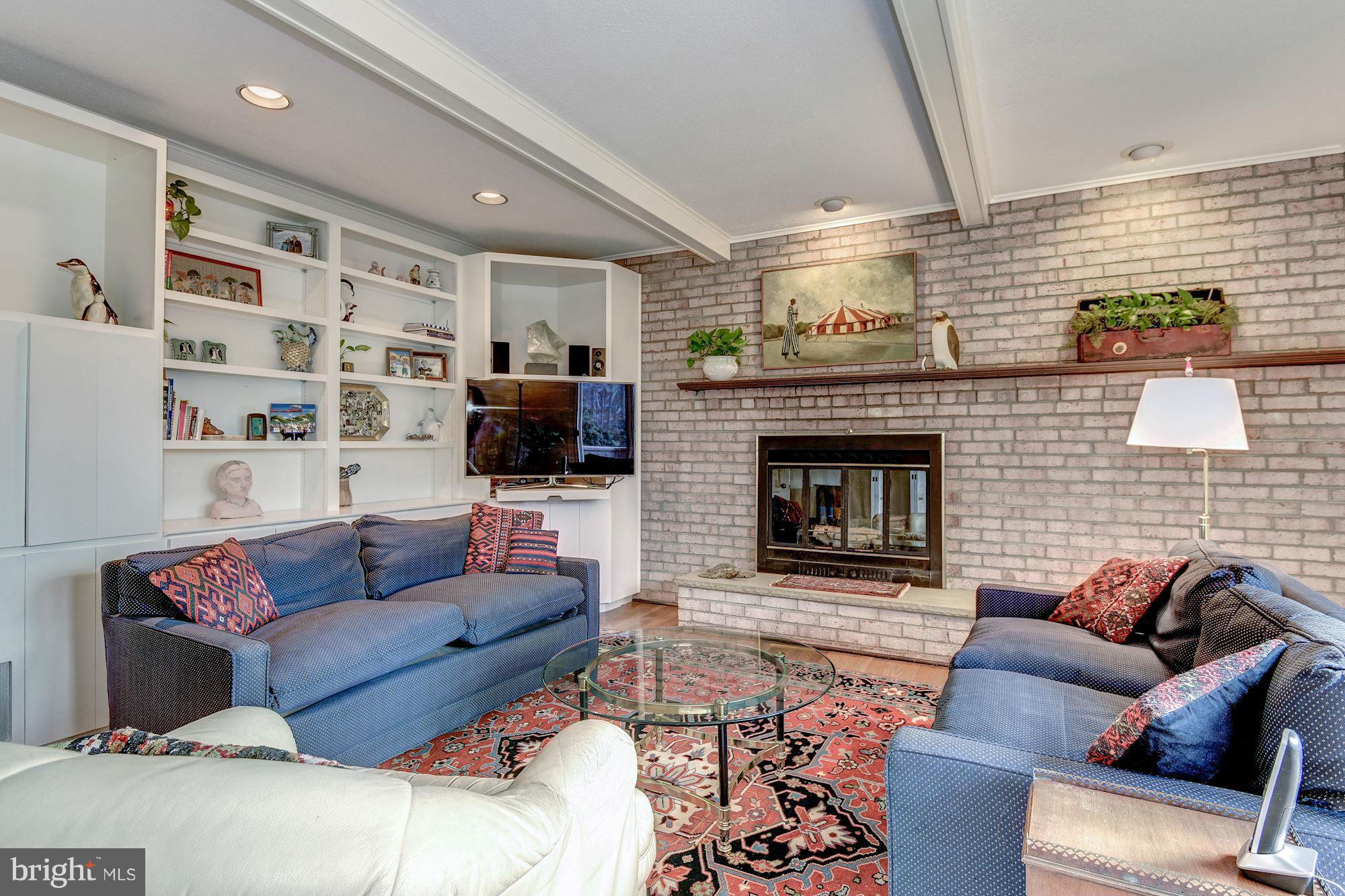 10010 Carter Road Bethesda, MD 20817 - Photo 15 of 30 Family Room