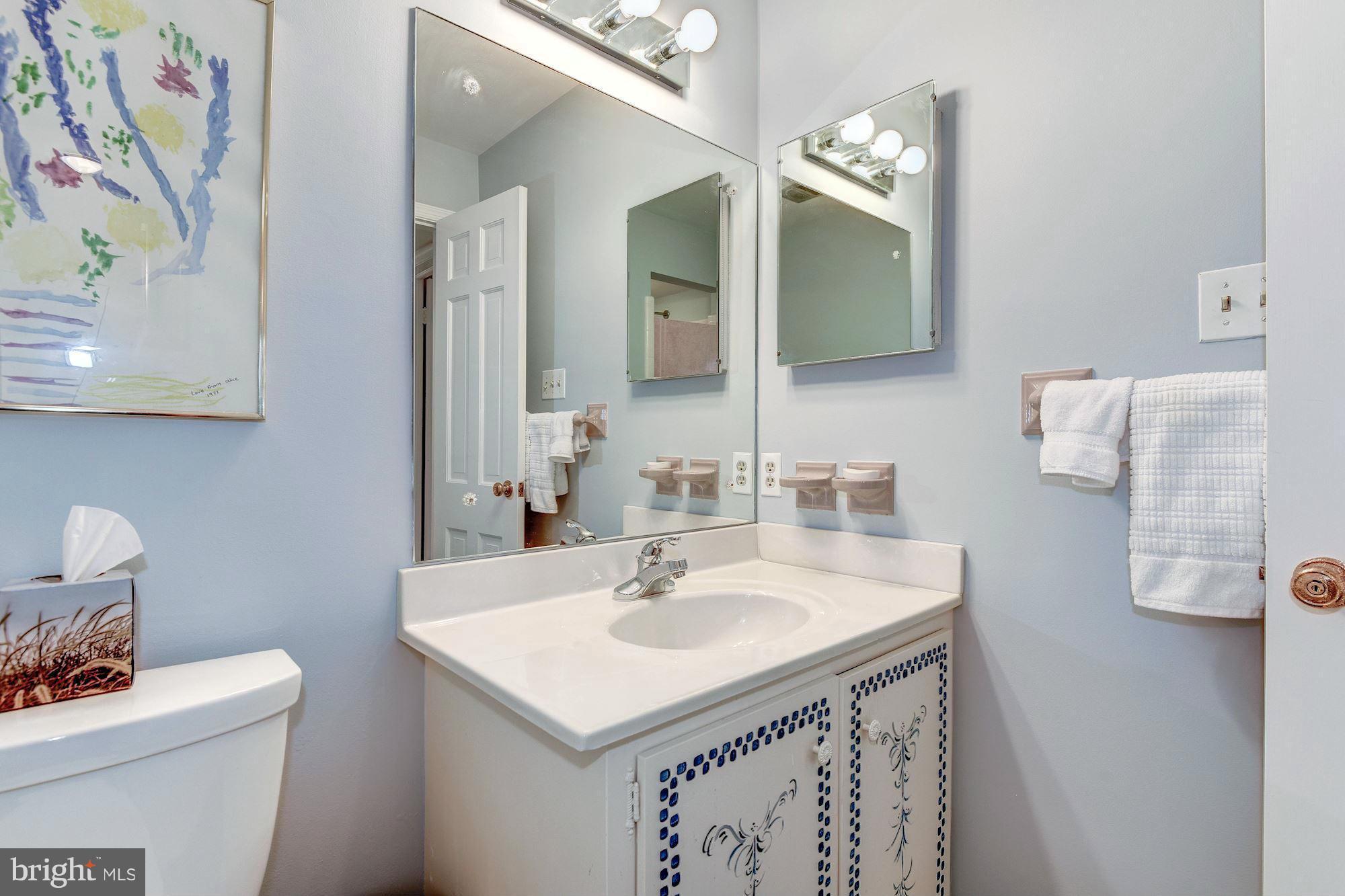 10010 Carter Road Bethesda, MD 20817 - Photo 25 of 30 Bath