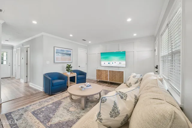 $2,650 | 121 Lakeside Circle, Unit A, Panama City Beach, FL 32413