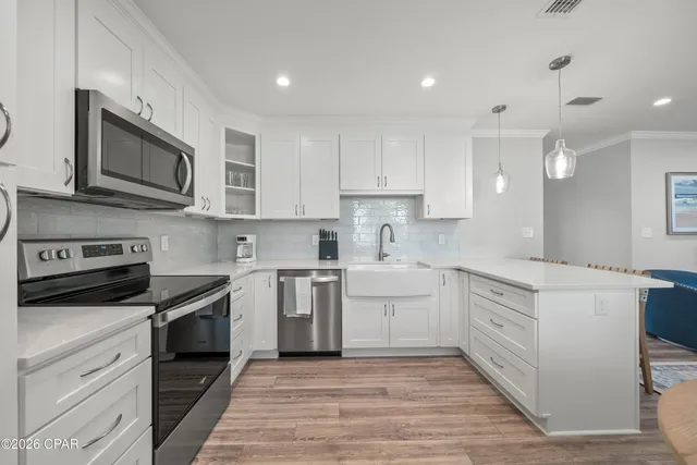 $2,650 | 121 Lakeside Circle, Unit A, Panama City Beach, FL 32413