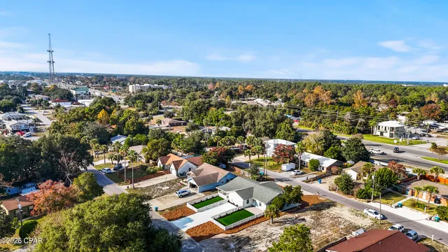 $2,650 | 121 Lakeside Circle, Unit A, Panama City Beach, FL 32413