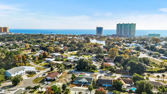 $2,650 | 121 Lakeside Circle, Unit A, Panama City Beach, FL 32413