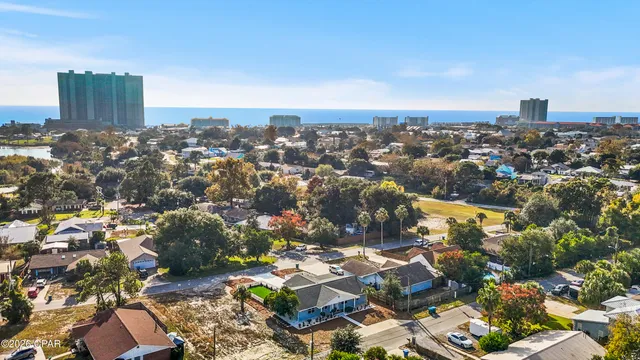 $2,650 | 121 Lakeside Circle, Unit A, Panama City Beach, FL 32413