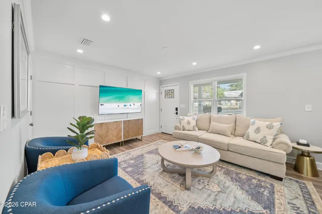 $2,650 | 121 Lakeside Circle, Unit A, Panama City Beach, FL 32413