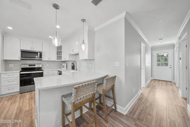 $2,650 | 121 Lakeside Circle, Unit A, Panama City Beach, FL 32413