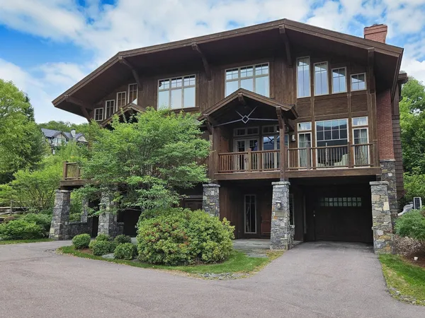 $4,350,000 | 120 Nosedive Drive, Unit 15, Stowe, VT 05672