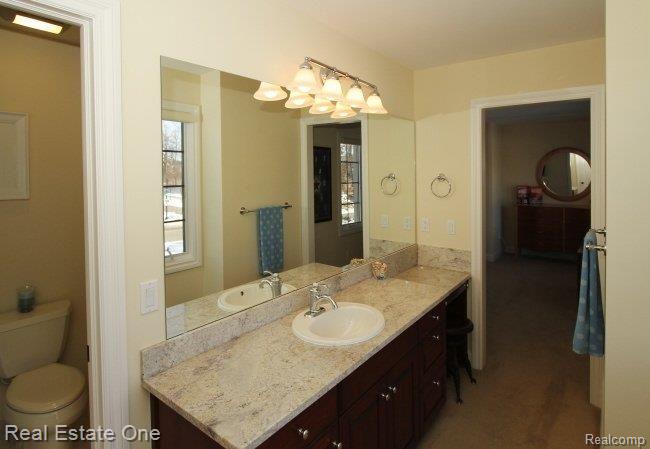 754 Wellington Circle Rochester, MI 48309 - Photo 20 of 21 IMG_9348