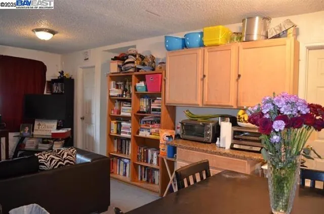 $899,000 | 487 Hearn Avenue, Santa Rosa, CA 95407