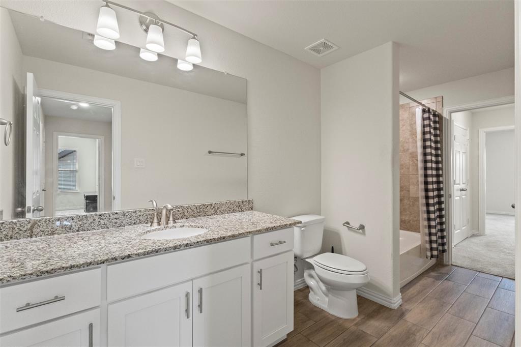 620 Ruthye Lane Pilot Point, TX 76258 - Photo 34 of 39 Jack N Jill bathroom