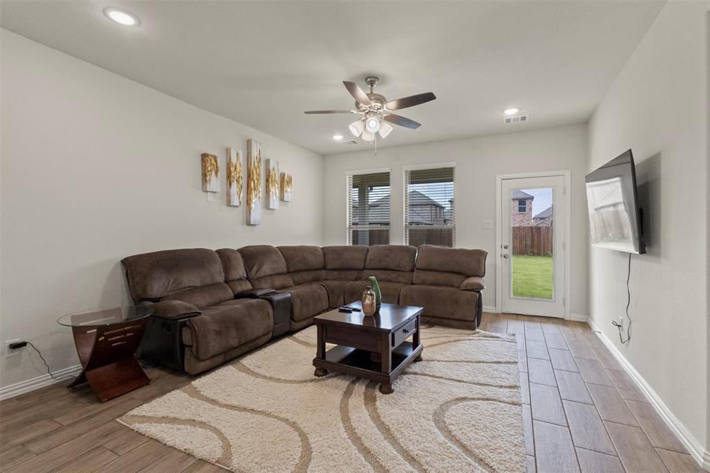 620 Ruthye Lane Pilot Point, TX 76258 - Photo 8 of 39