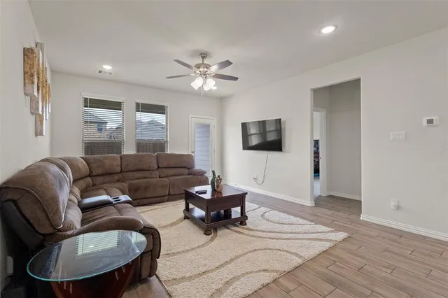 $2,200 | 620 Ruthye Lane, Pilot Point, TX 76258