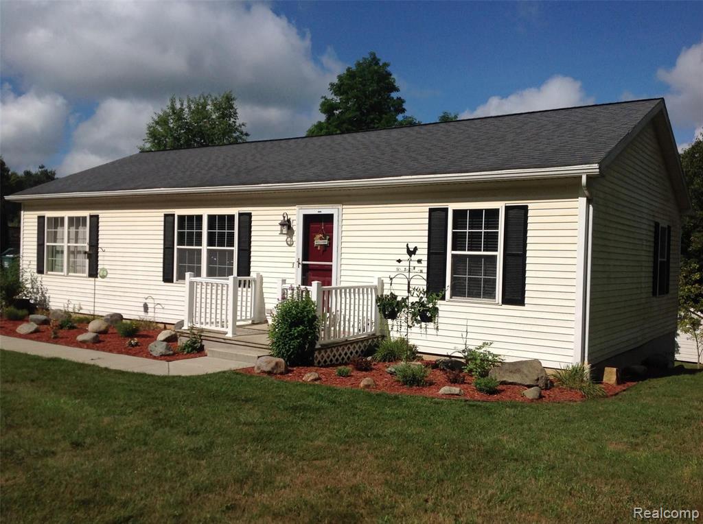 4186 Blood Road Metamora, MI 48455 - Photo 2 of 44