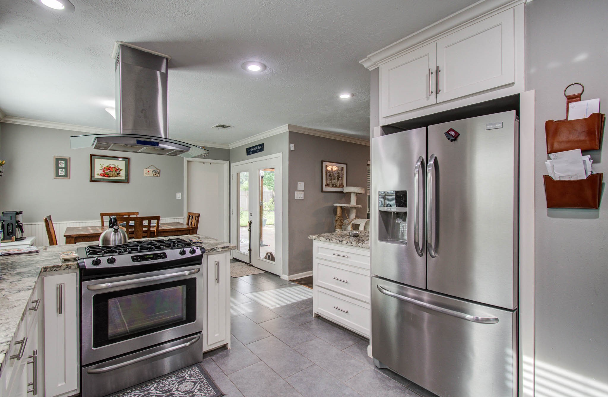 9818 Emnora Lane Houston, TX 77080 - Photo 12 of 38