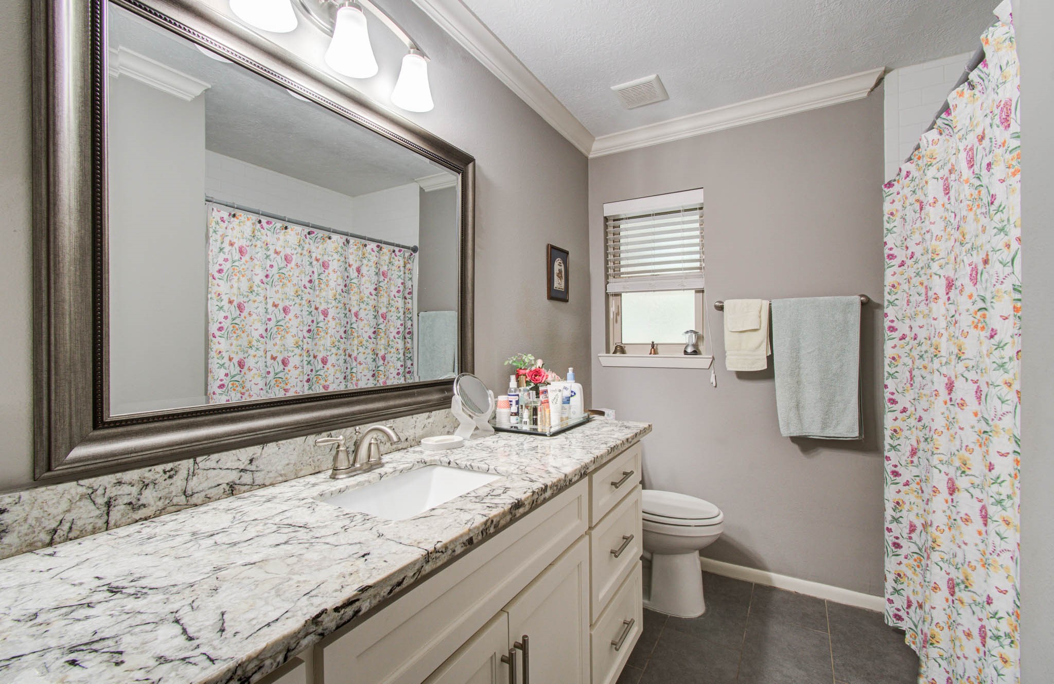 9818 Emnora Lane Houston, TX 77080 - Photo 18 of 38