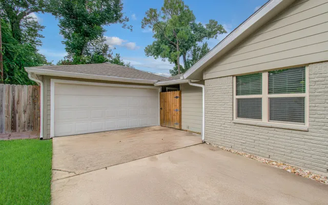 a view of backyard of house
