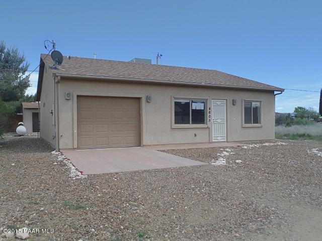 4605 North Miller Road Rimrock, AZ 86335 - Photo 2 of 20 a view of a house with a outdoor space