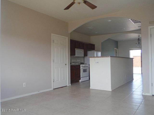 4605 North Miller Road Rimrock, AZ 86335 - Photo 7 of 20 a view of a kitchen