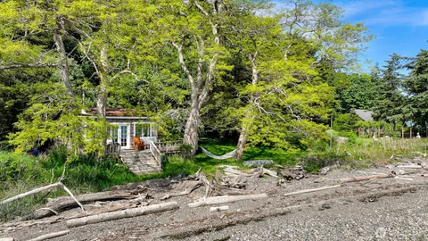 $950,000 | 1865 Seacrest Drive, Lummi Island, WA 98262