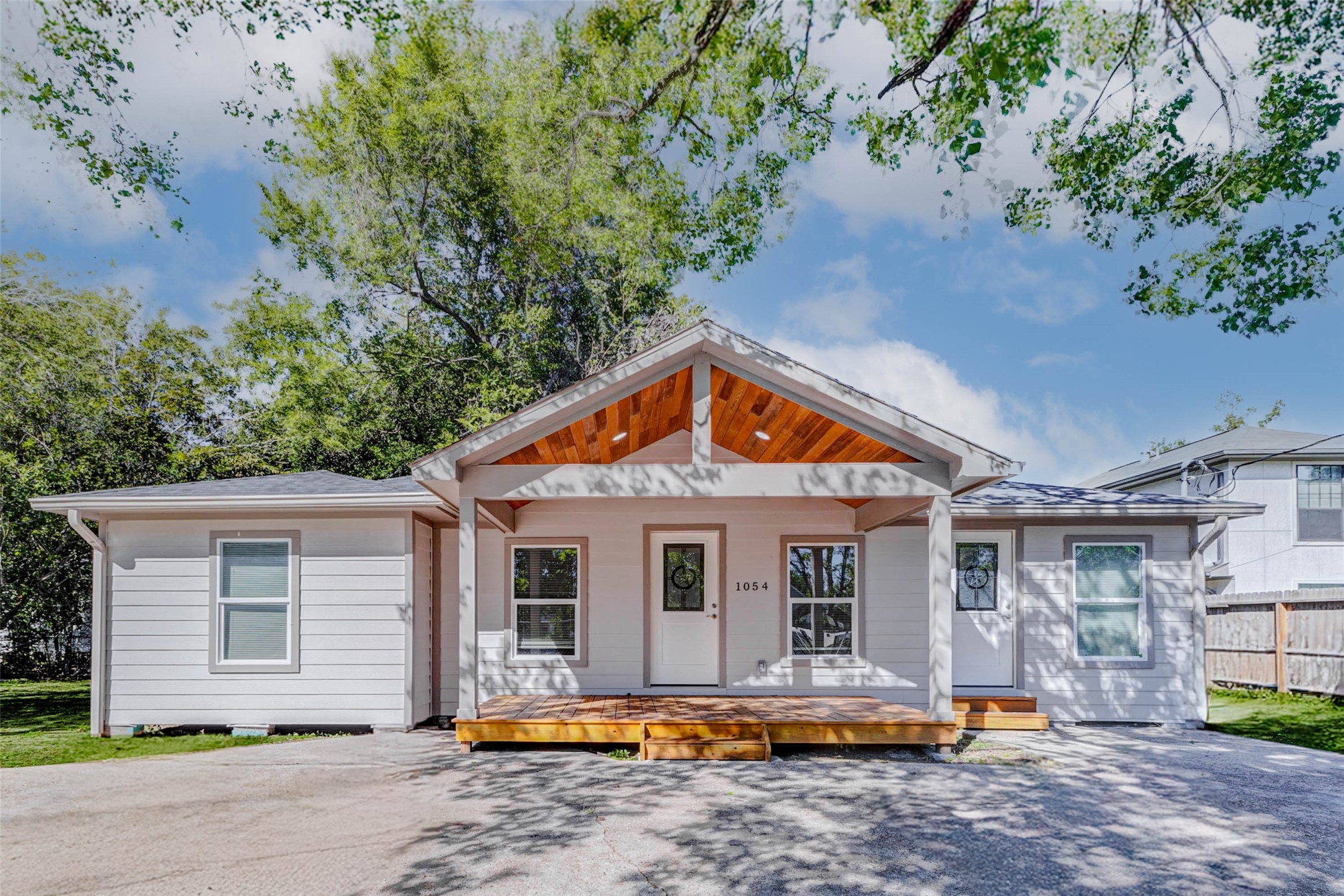 1054 Dewalt Street Houston, TX 77088 - Photo 2 of 24 a front view of house with yard