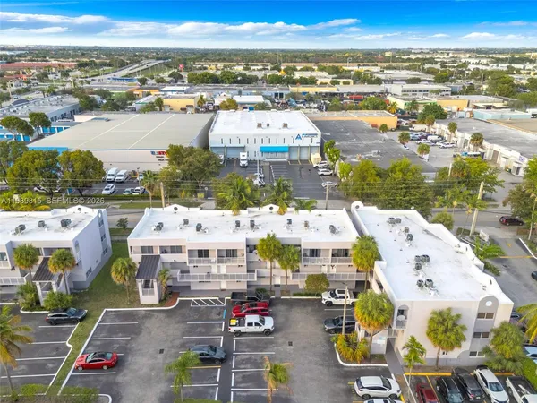 $2,200 | 2690 West 76th Street, Unit 104, Hialeah, FL 33016