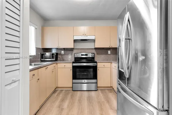 $2,200 | 2690 West 76th Street, Unit 104, Hialeah, FL 33016