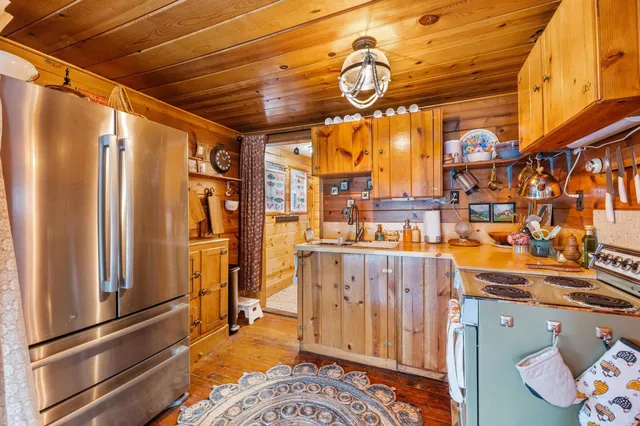 $615,000 | 30 Poirier & 20 Fertile Valley Road, Newport, WA 99156