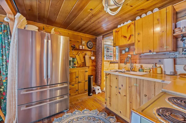 $615,000 | 30 Poirier & 20 Fertile Valley Road, Newport, WA 99156